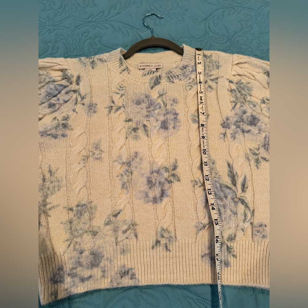Sincerely Jules Short Balloon Sleeve Cable Knit Cream with Blue Flowers. Size S - Picture 5 of 8